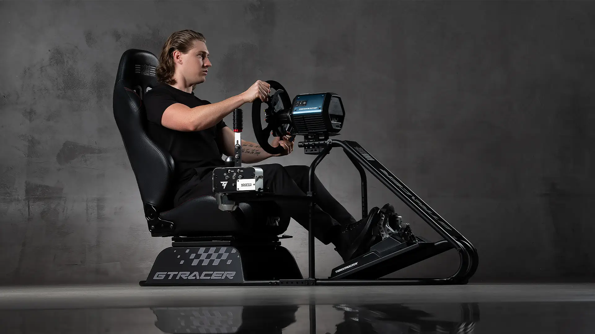 COURSE DE STYLE GT ABORDABLE POUR LES PASSIONNÉS – LE GTRACER DE COURSE DE NIVEAU SUPÉRIEUR
