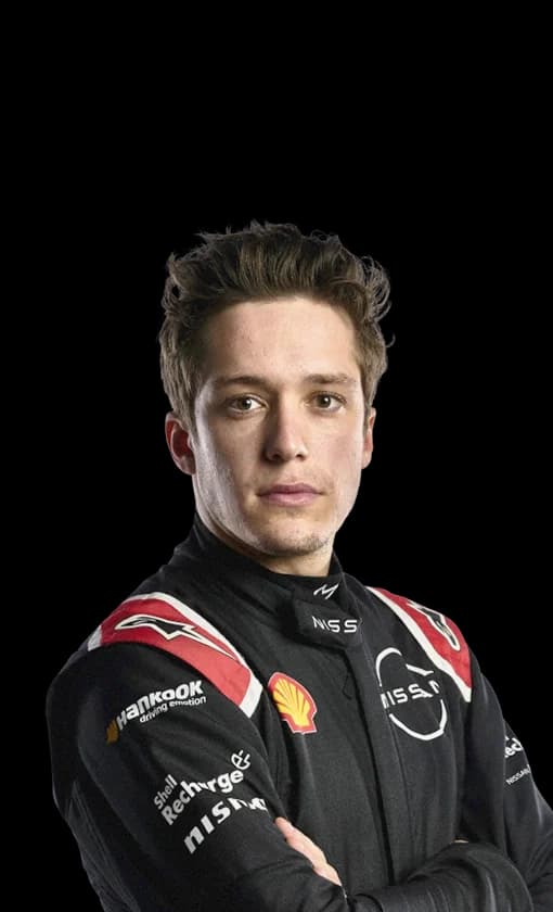 04 Sacha Fenestraz